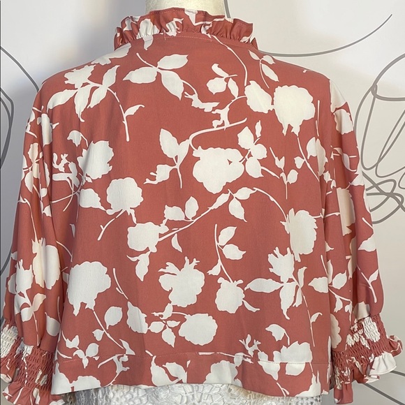 Floral Ruffle Blouse - Pink and White - Picture 7 of 9